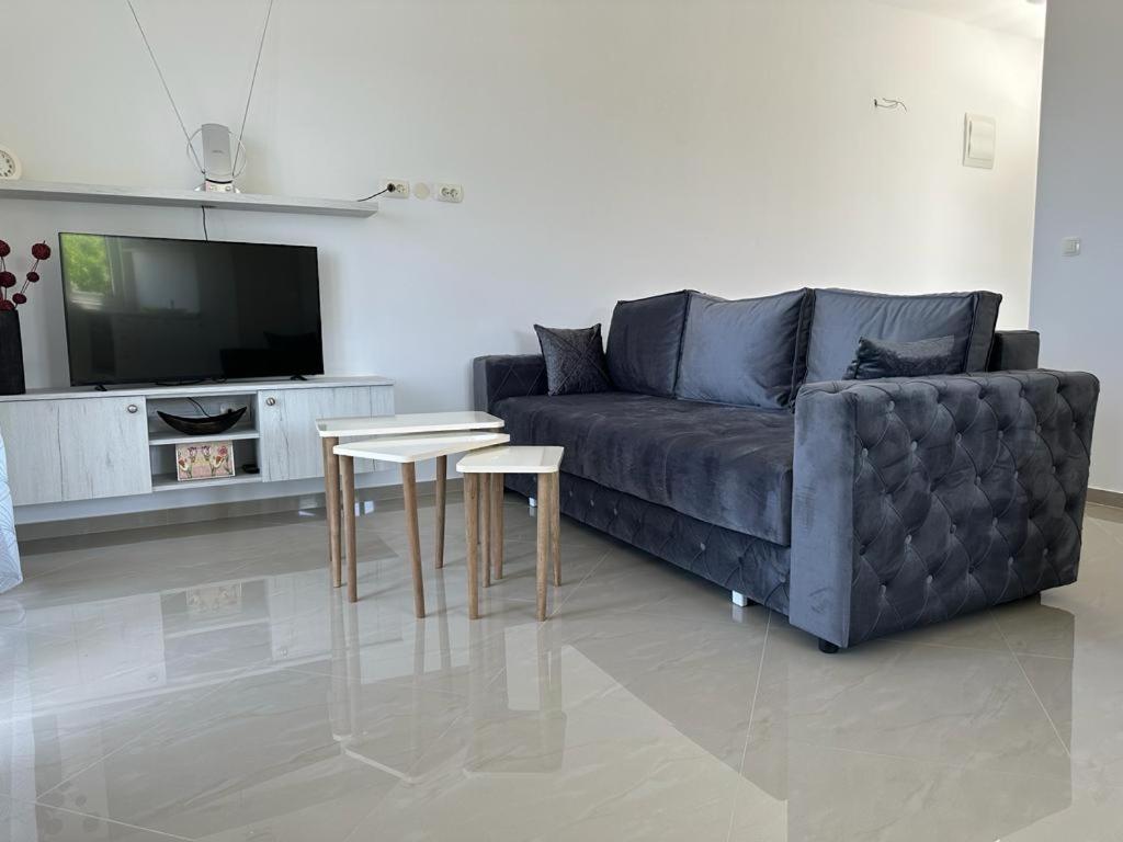 Villa Holiday Apartments Bar Exterior foto