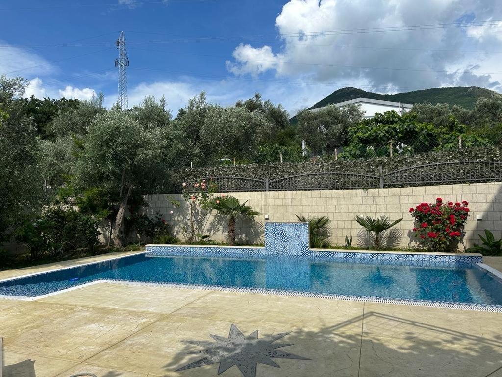 Villa Holiday Apartments Bar Exterior foto