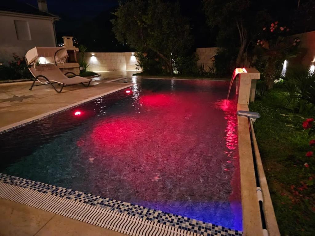 Villa Holiday Apartments Bar Exterior foto