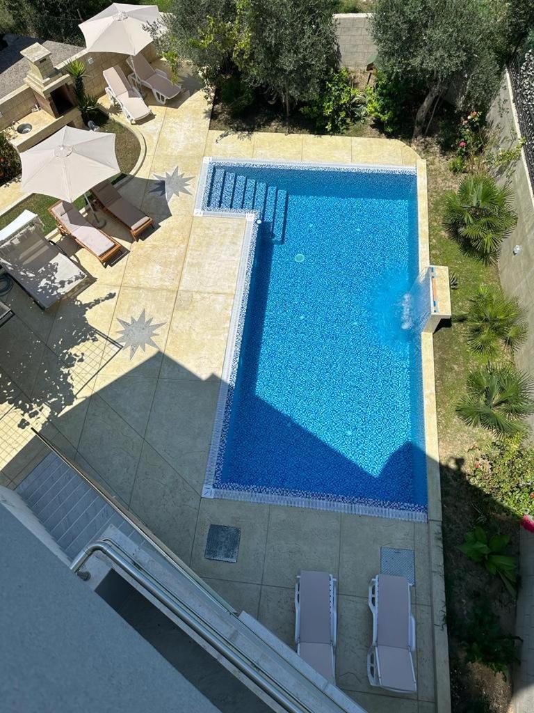Villa Holiday Apartments Bar Exterior foto