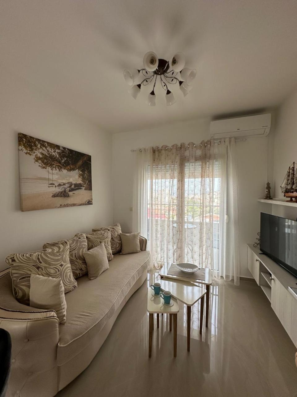 Villa Holiday Apartments Bar Exterior foto