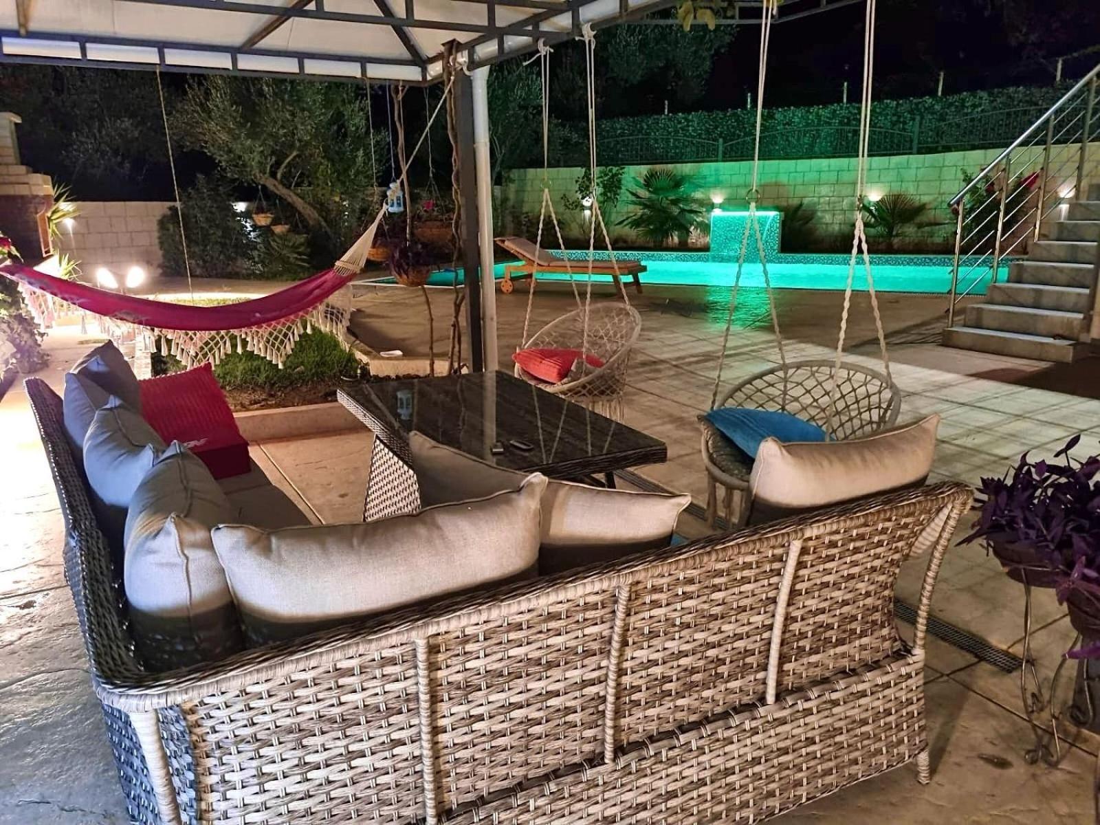 Villa Holiday Apartments Bar Exterior foto